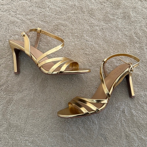 Naturalizer - Kimberly Strappy Slingback Dress Sandal (WIDE) - Picture 3 of 3